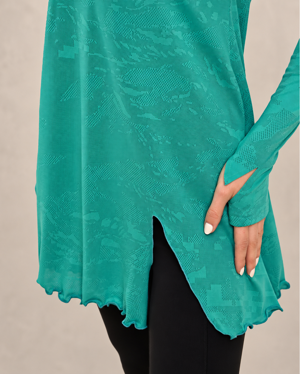 Maha – Long Jacquard Feminine Top, Modest Activewear