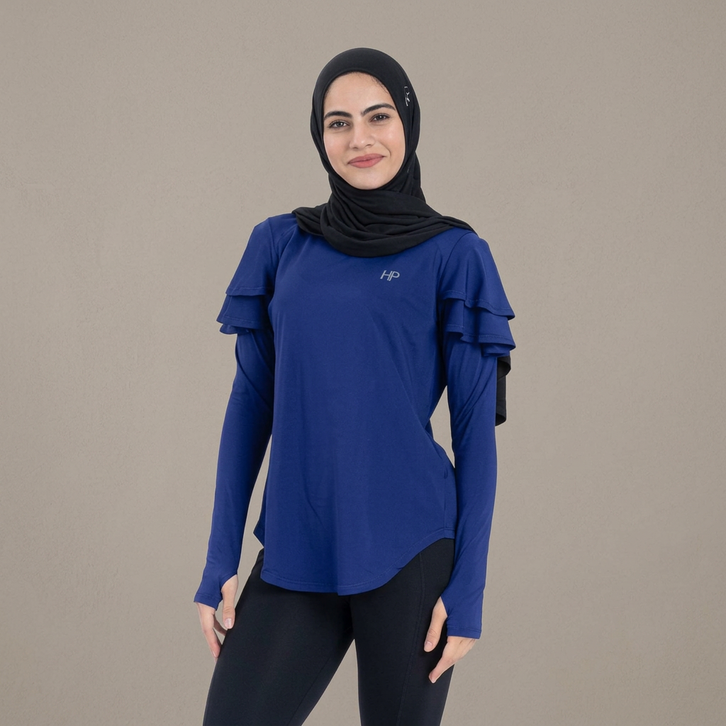 آية – بلوزة رياضية محتشمة بأكمام طويلة وكشكش على الكتفين