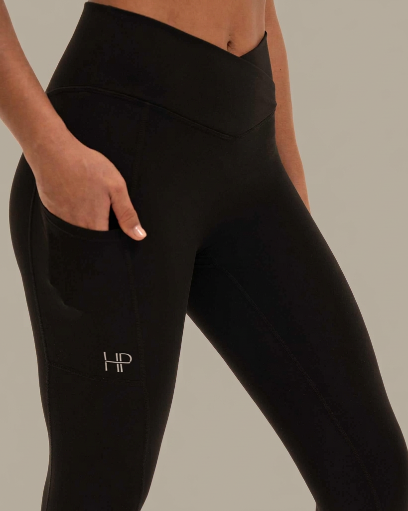 Zayana – Performance Leggings with Criss-Cross Waist