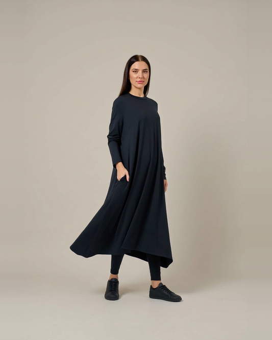 Black – Sofia walking abaya for sport and everyday, walking, showing the curved hem