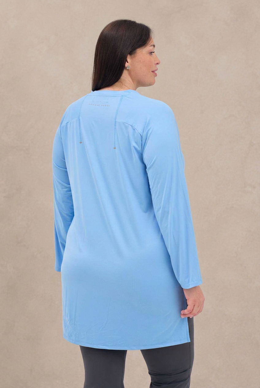 لبنى مقاسات كبيرة – بلوزة رياضية طويلة بحافة مشقوقة (2XL–3XL)
