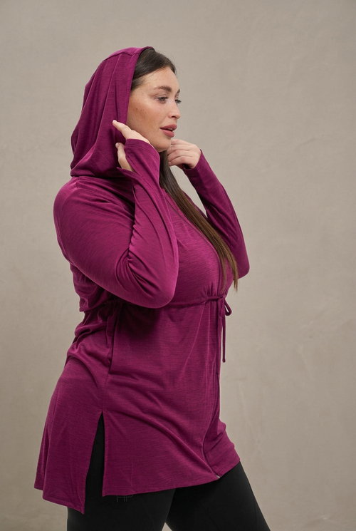 مهرين مقاسات كبيرة – جاكيت هودي خفيف بسحّاب (2XL–3XL)