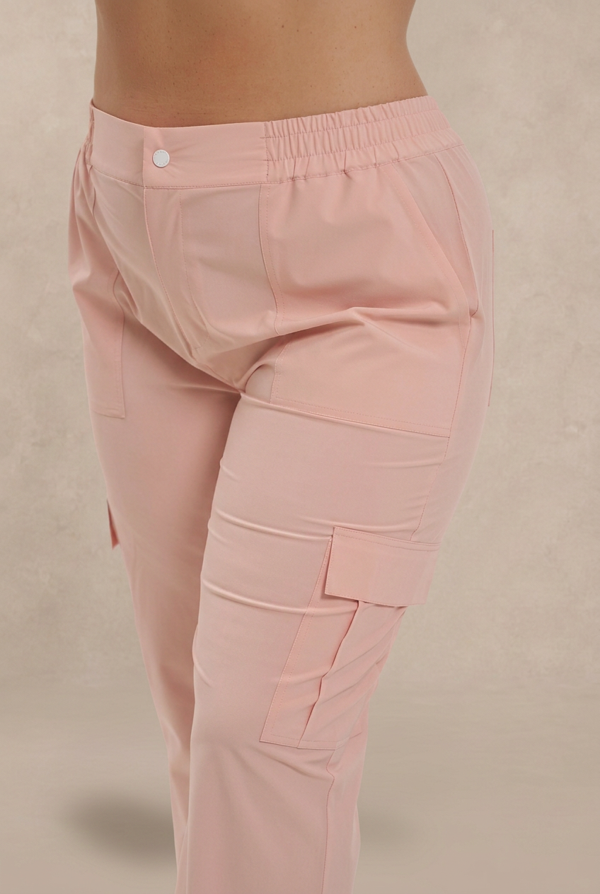 ديانا مقاسات كبيرة – بنطال كارغو رياضي مطاطي (2XL–3XL)