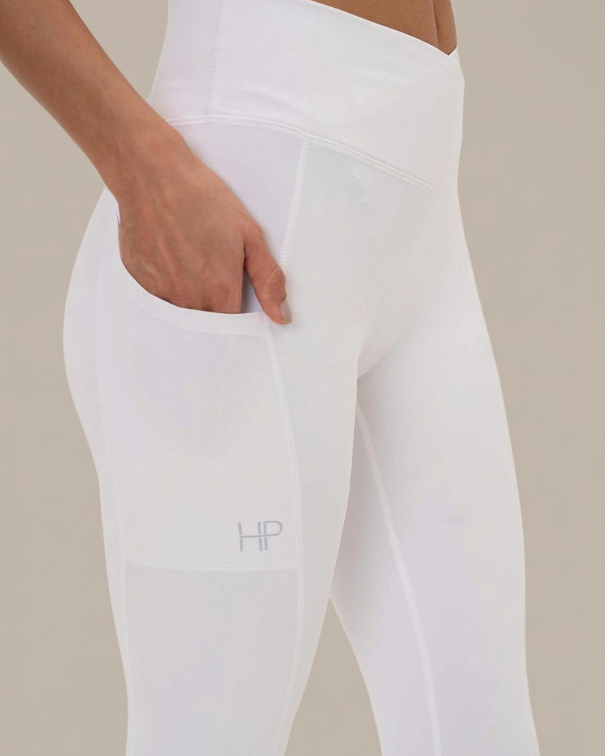 Zayana – Performance Leggings with Criss-Cross Waist
