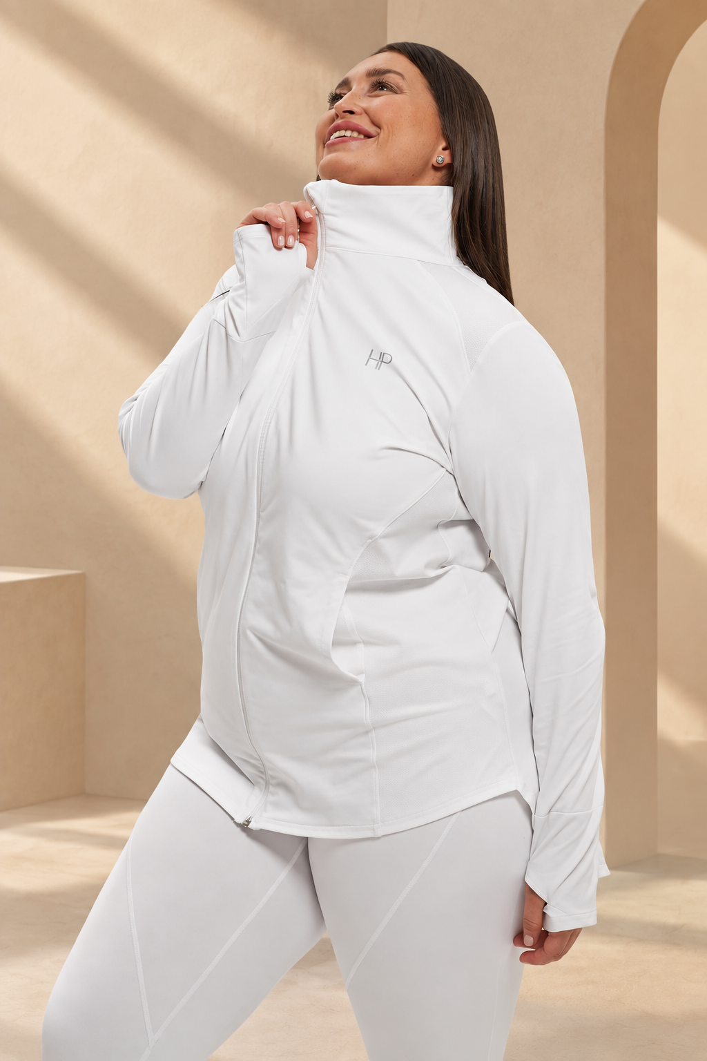 نادية مقاسات كبيرة – جاكيت بسحّاب يغطي الوركين (2XL–3XL)